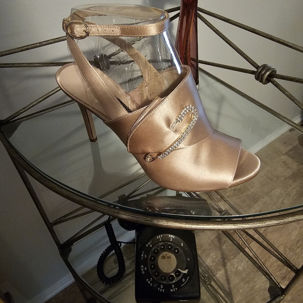 Nine west pump. New in box. Size 8.5. Nude/natural color. 3" Heel